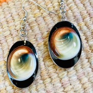 Natural Shiva Cat Eye Shell Earrings